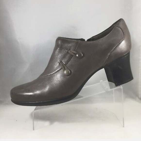 Clarks Side-Zip Shooties Womens Size 7W Grey Leather Booties Pumps 2.25" Heels - Picture 1 of 8